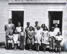 Lake Annis School
                  taken about 1947.